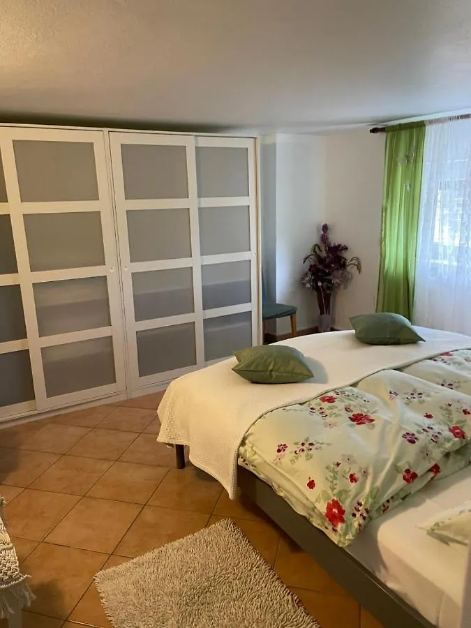 Apartment Mirana With Garden And Free Parking 자다르