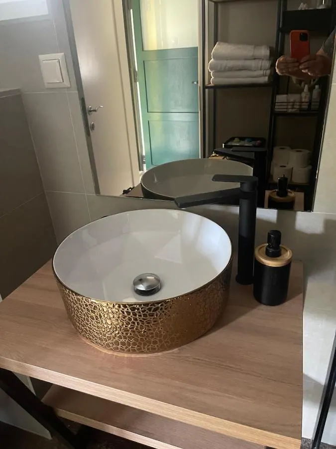 Apartment Mirana With Garden And Free Parking 자다르 0*,  크로아티아