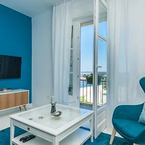 Aquamarine Sea View Apartment