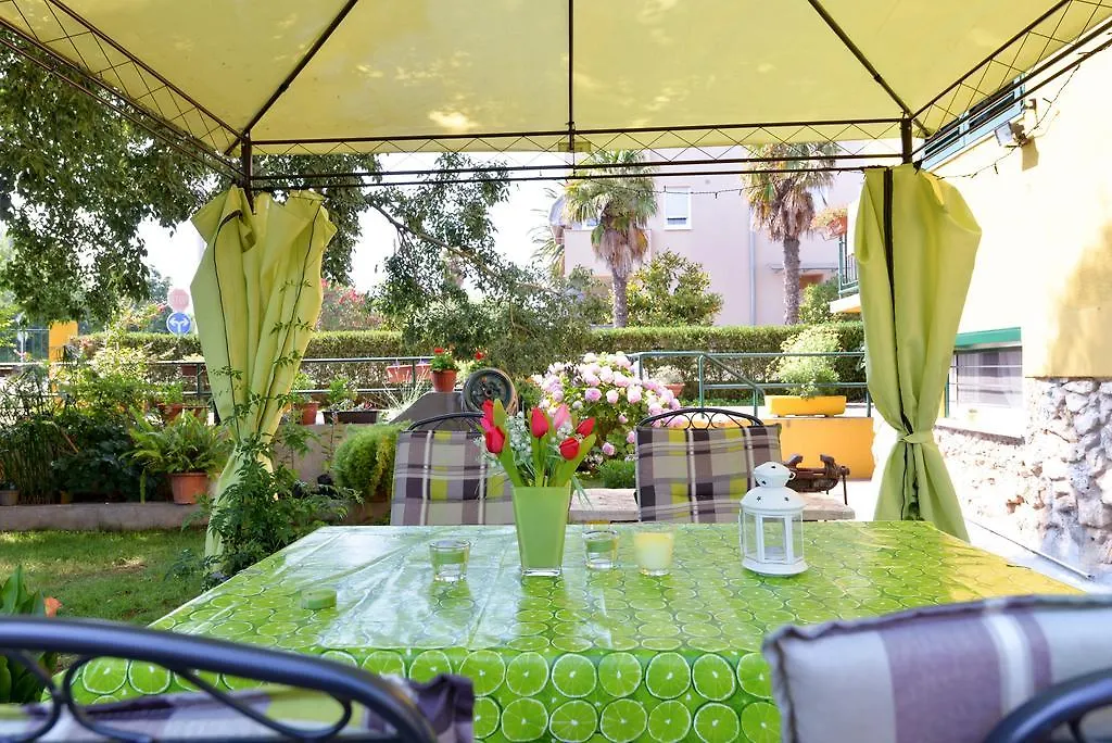 Apartment Mirana With Garden And Free Parking Zadar