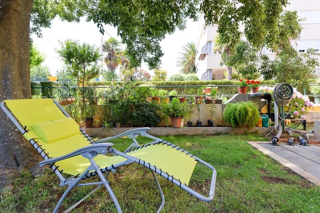 Apartment Mirana With Garden And Free Parking Zadar Croatia