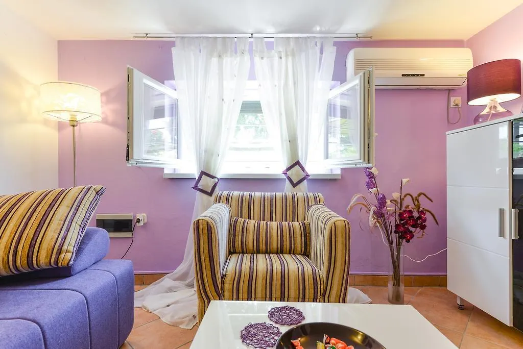Apartment Mirana With Garden And Free Parking Zadar Croatia