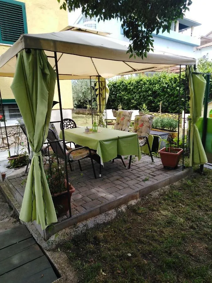 Apartment Mirana With Garden And Free Parking Zadar 0*,  Croatia