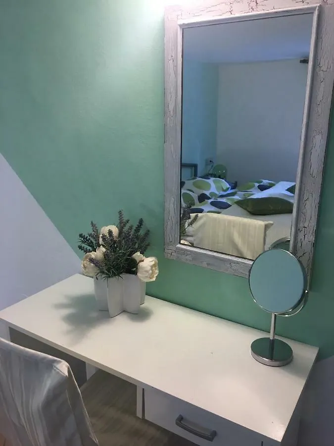 Apartment Mirana With Garden And Free Parking Zadar