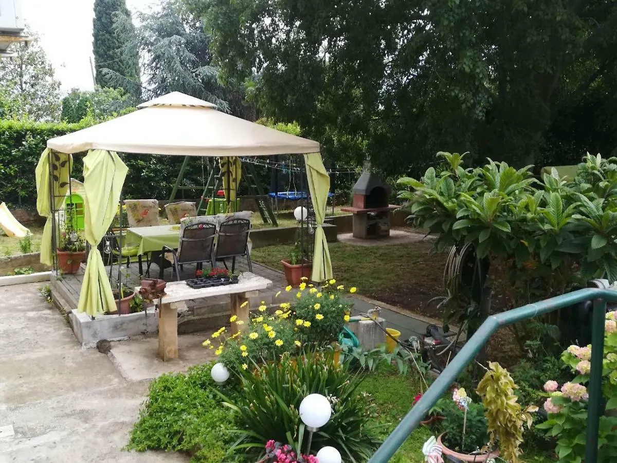 Apartment Mirana With Garden And Free Parking Zadar
